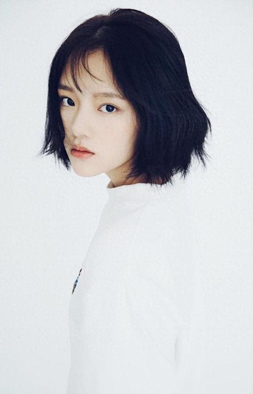 娱乐圈爆料任敏简介图片,娱乐圈新秀，颜值与实力并存，揭秘她的魅力瞬间