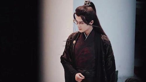 娱乐每日爆料檀健次微博,娱乐每日爆料再掀热议！”